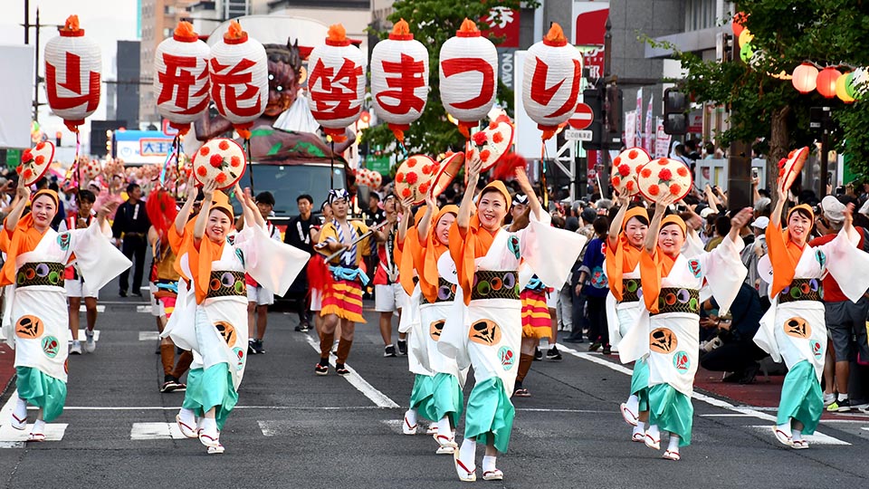 花笠パレード（花笠舞踊団）